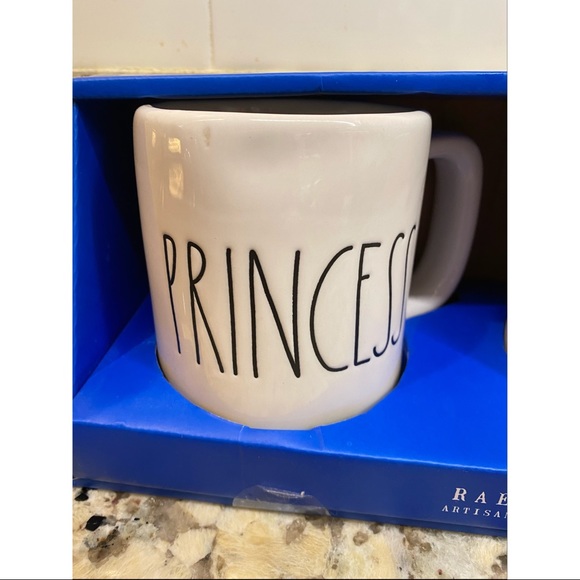 NWOT Rae Dunn Prince and Princess Mug Set - Picture 3 of 3